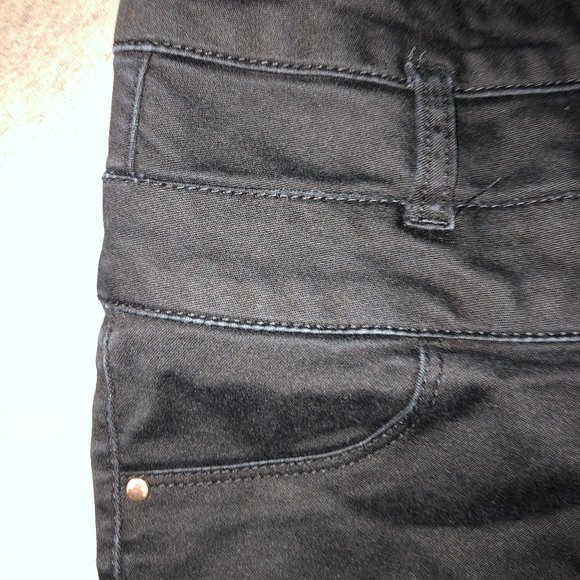 shorts - Picture 3 of 7
